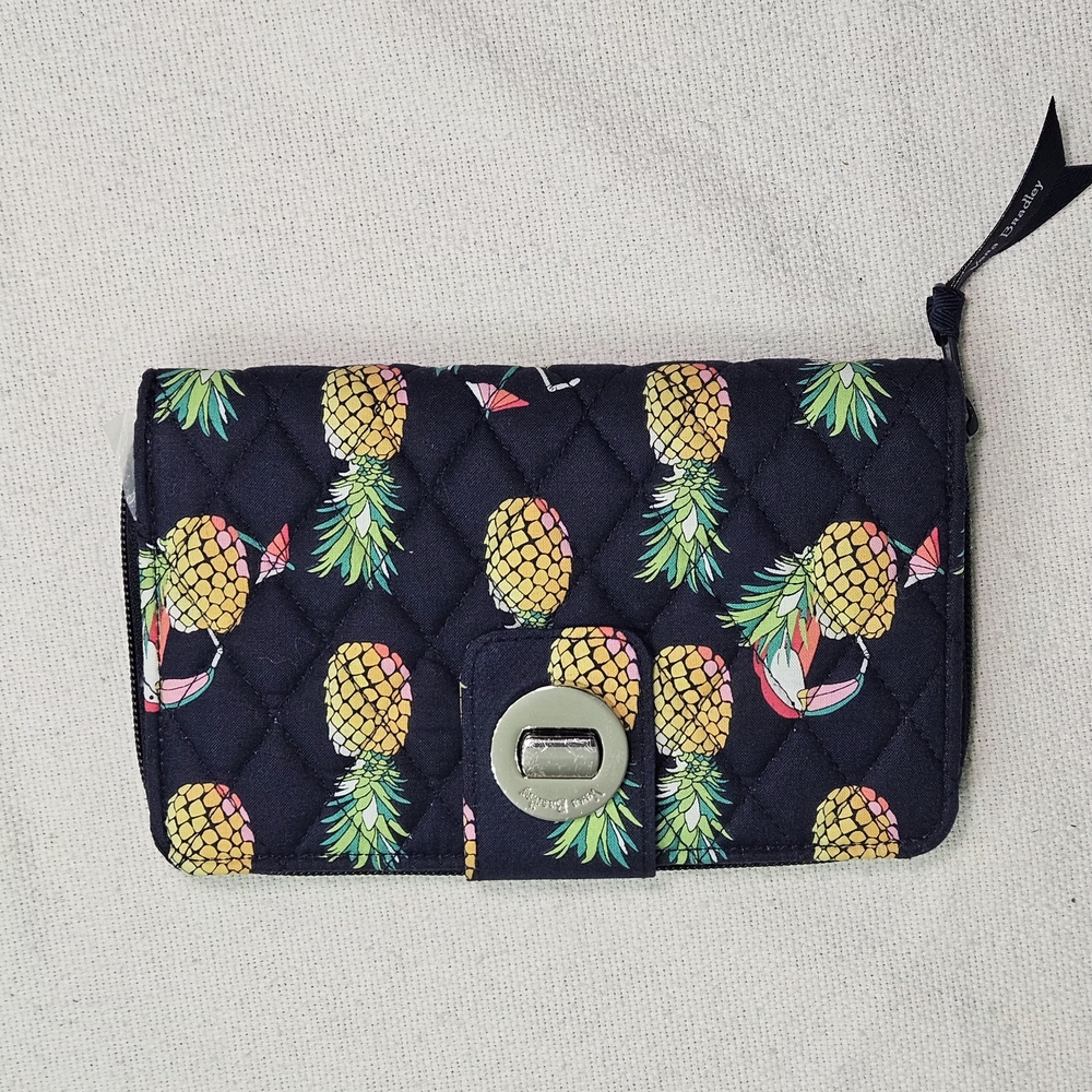 Vera Bradley TOUCAN PARTY RFID Turnlock Wallet NWOT *Read Description *